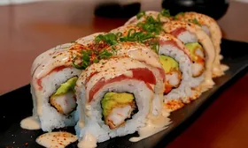 Desde S/ 21.50 por 10 Cortes de Makis para Satisfacer tu Antojo