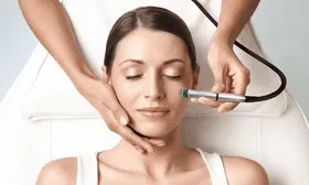 Limpieza facial profunda + peeling punta de diamante + vitaminca C y más