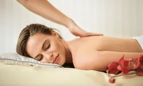 Masaje relajante o descontracturante + compresas + masajes cuerpo completo