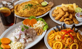 Ronda para 4 personas: Tortilla de Raya, Ceviche Mixto, Arroz con Mariscos y más
